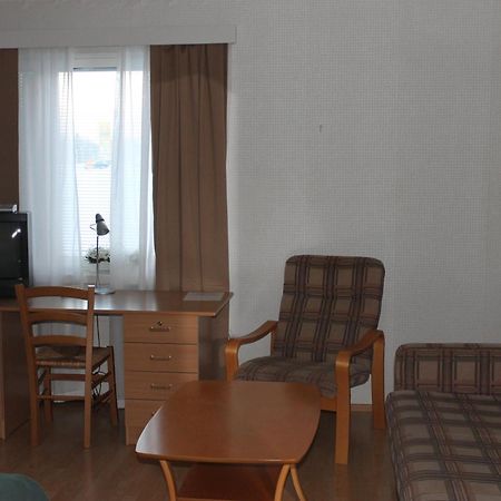 Motelli Jaetkaenkolo Pello Szoba fotó